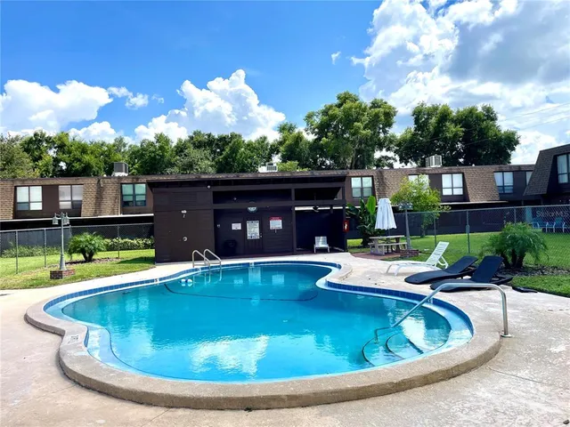 $179,000 | 1836 North Crystal Lake Drive, Unit 64, Lakeland, FL 33801