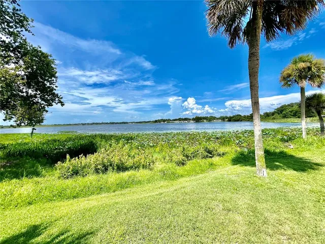 $179,000 | 1836 North Crystal Lake Drive, Unit 64, Lakeland, FL 33801