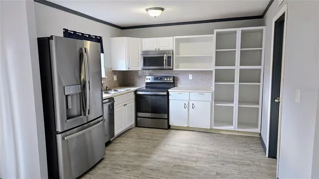 $179,000 | 1836 North Crystal Lake Drive, Unit 64, Lakeland, FL 33801