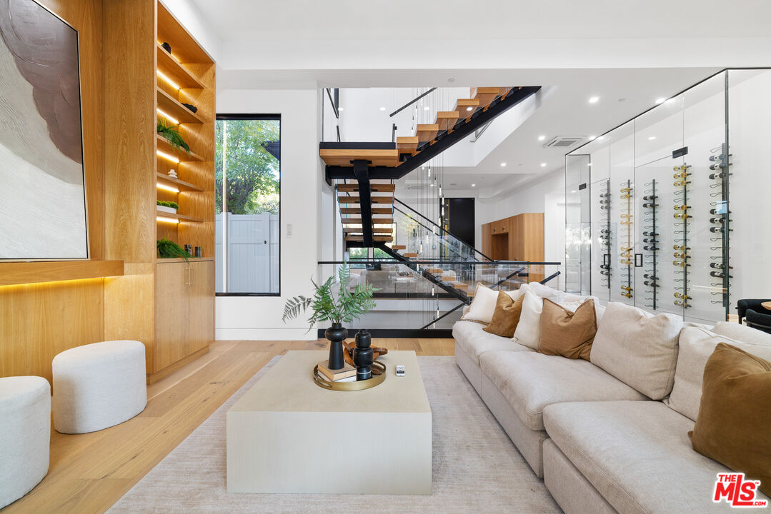 4535 Haskell Avenue Encino, CA 91436 - Photo 13 of 73