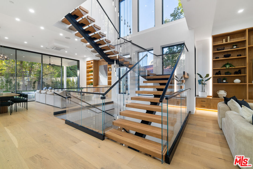 4535 Haskell Avenue Encino, CA 91436 - Photo 17 of 73