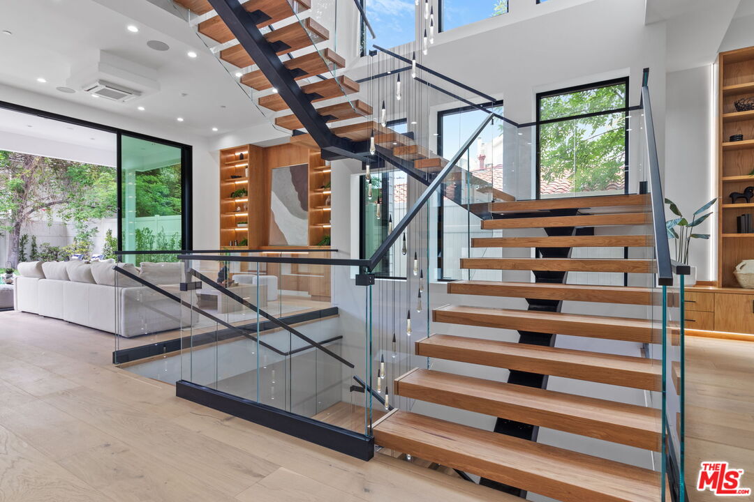 4535 Haskell Avenue Encino, CA 91436 - Photo 25 of 73