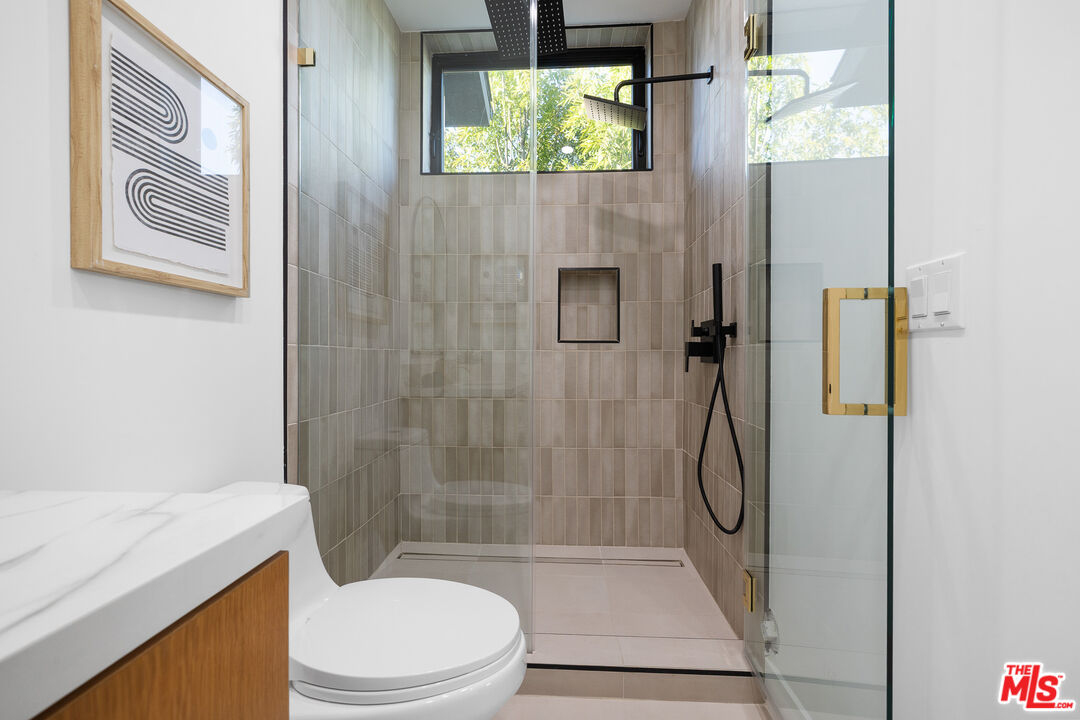 4535 Haskell Avenue Encino, CA 91436 - Photo 43 of 73