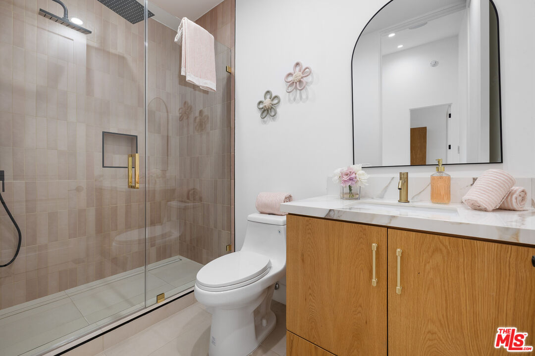 4535 Haskell Avenue Encino, CA 91436 - Photo 44 of 73