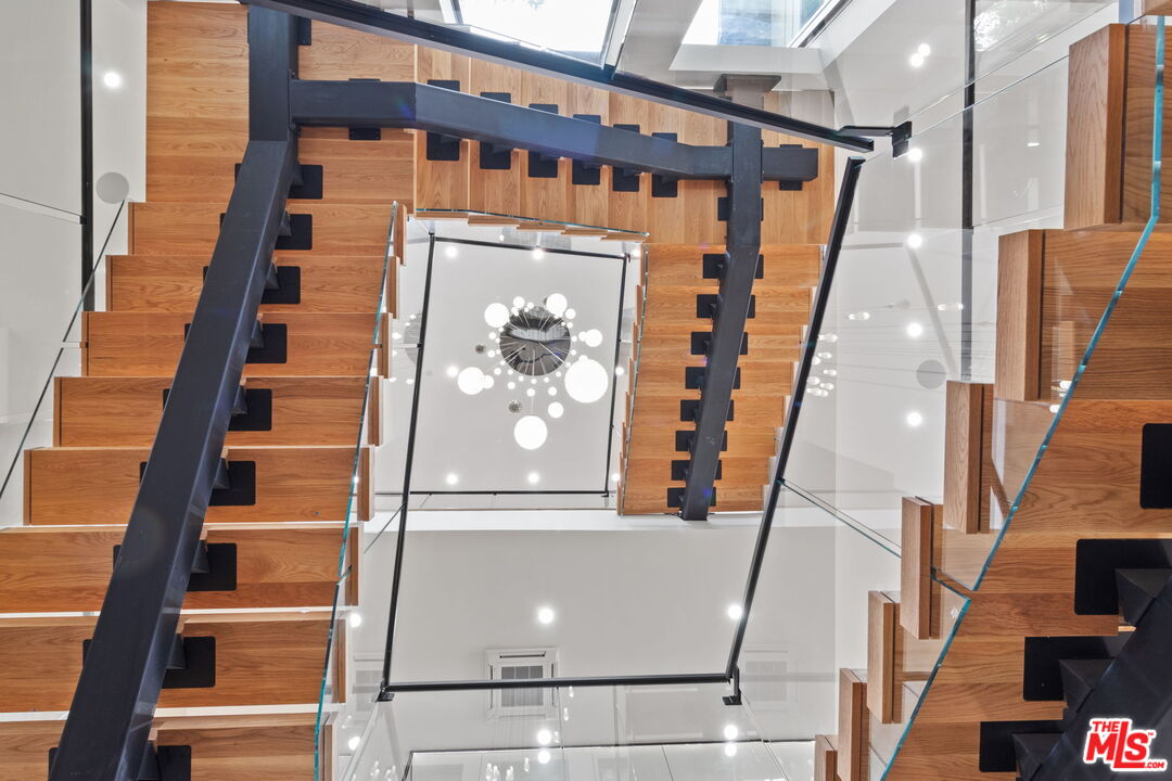 4535 Haskell Avenue Encino, CA 91436 - Photo 5 of 73