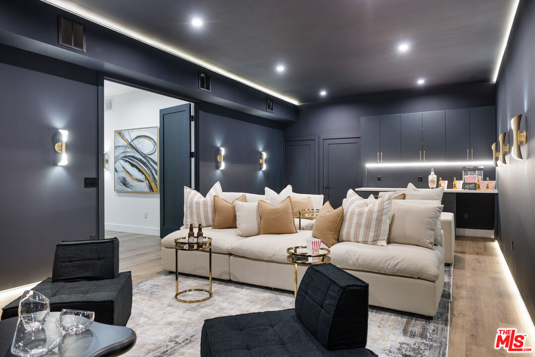 4535 Haskell Avenue Encino, CA 91436 - Photo 54 of 73