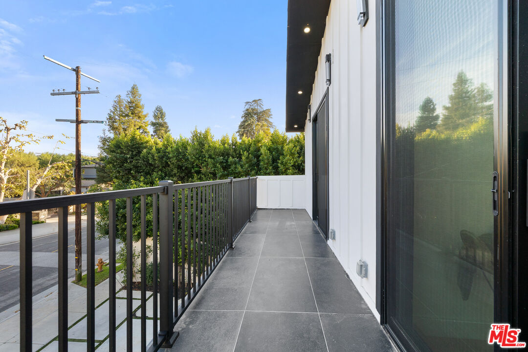 4535 Haskell Avenue Encino, CA 91436 - Photo 59 of 73