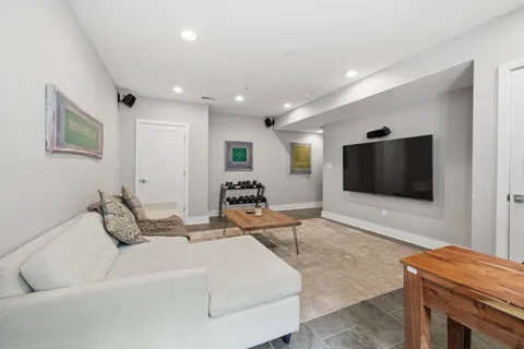 $849,000 | 237 West Thompson Street, Philadelphia, PA 19122