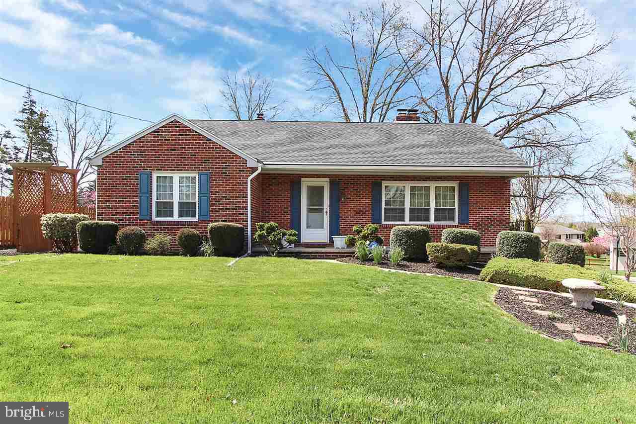 2330 Derry Road York, PA 17408 - Photo 2 of 27