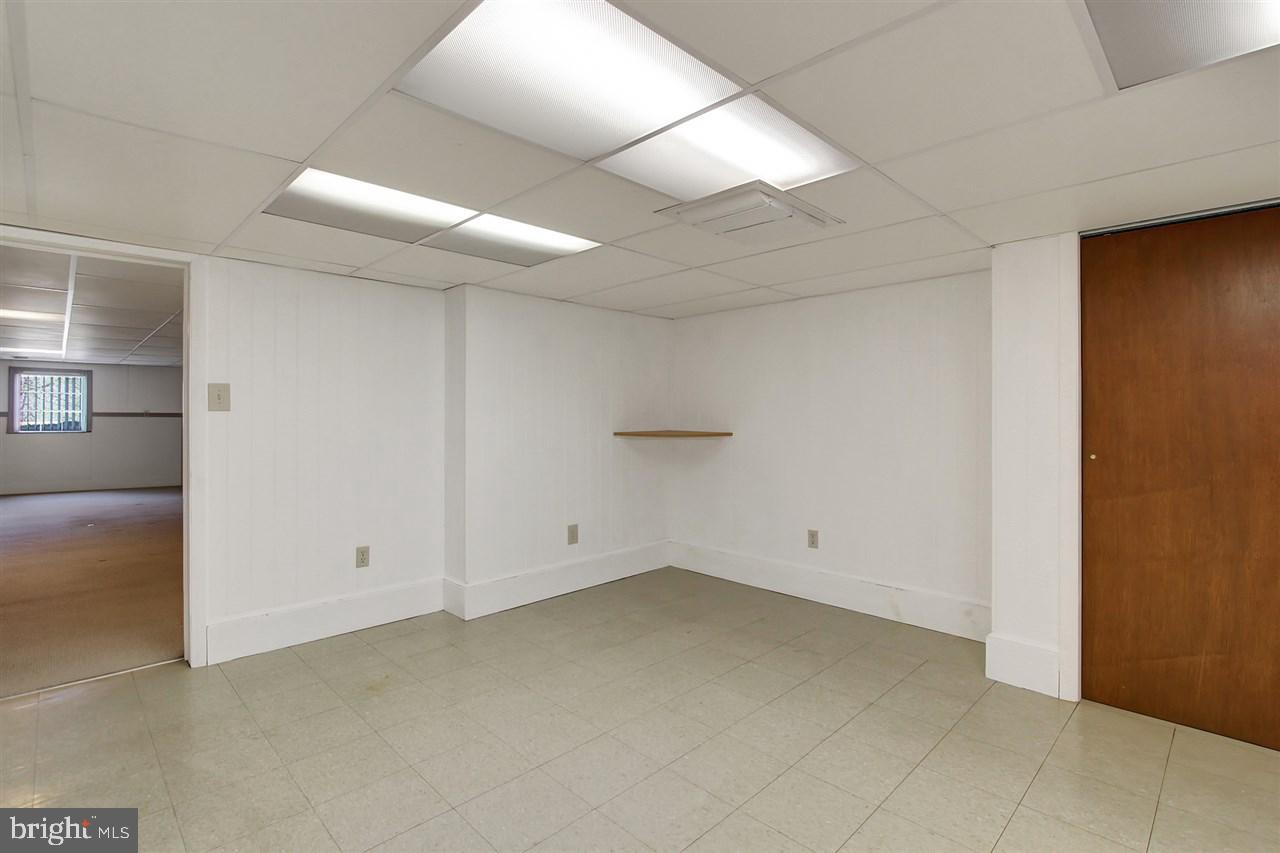 2330 Derry Road York, PA 17408 - Photo 18 of 27