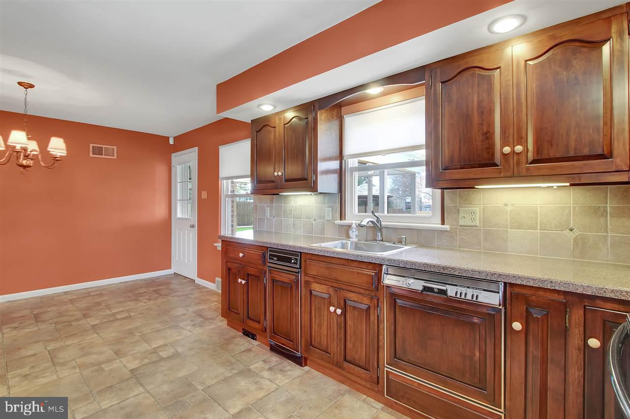 2330 Derry Road York, PA 17408 - Photo 4 of 27