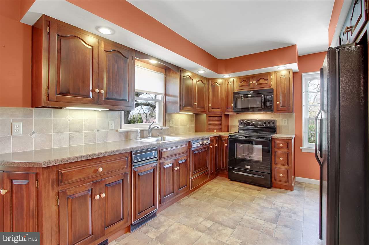 2330 Derry Road York, PA 17408 - Photo 5 of 27