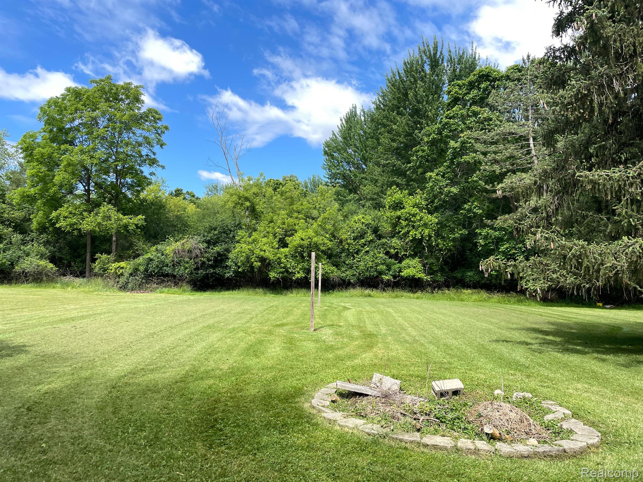 2291 Covert Road Burton, MI 48509 - Photo 2 of 12 Gallery Image 2