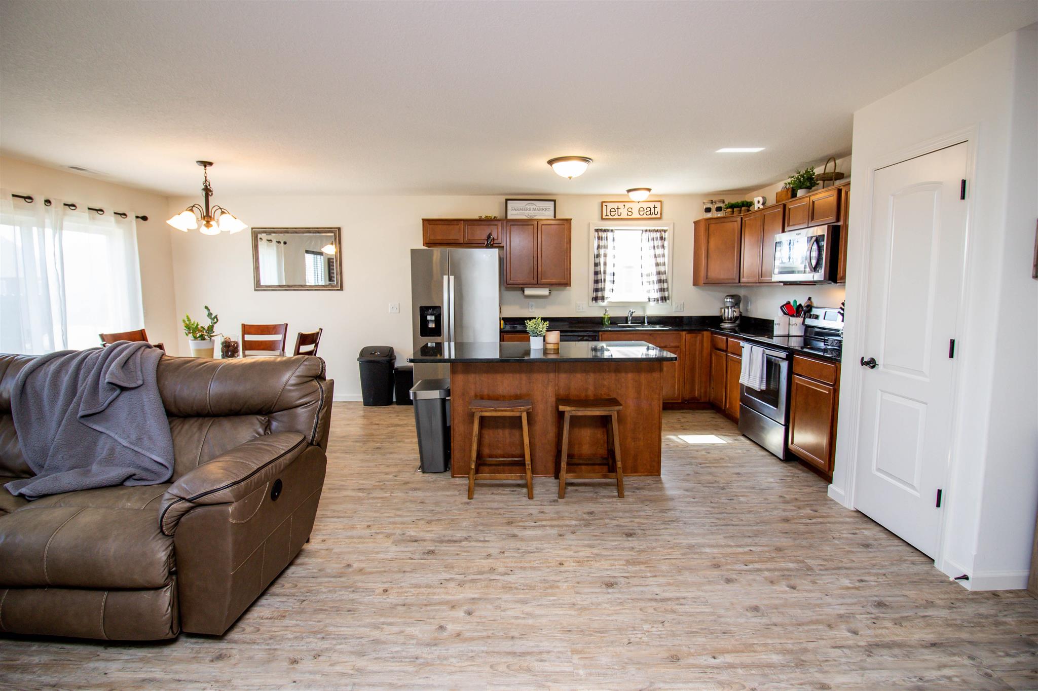 2274 Blue Spring Run Fort Wayne, IN 46808 - Photo 3 of 35 Gallery Image 3