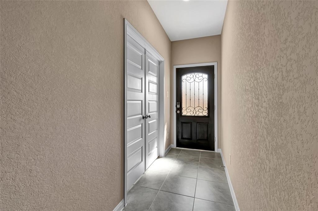903 Cloverdale Drive Rosharon, TX 77583 - Photo 2 of 27 Gallery Image 2