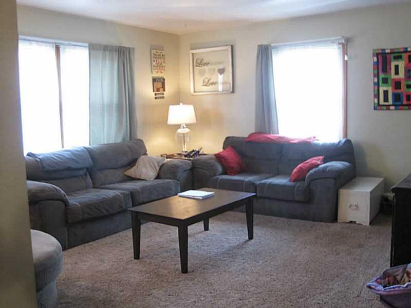 491 Markle Road Apollo, PA 15613 - Photo 4 of 16 Living Room.
