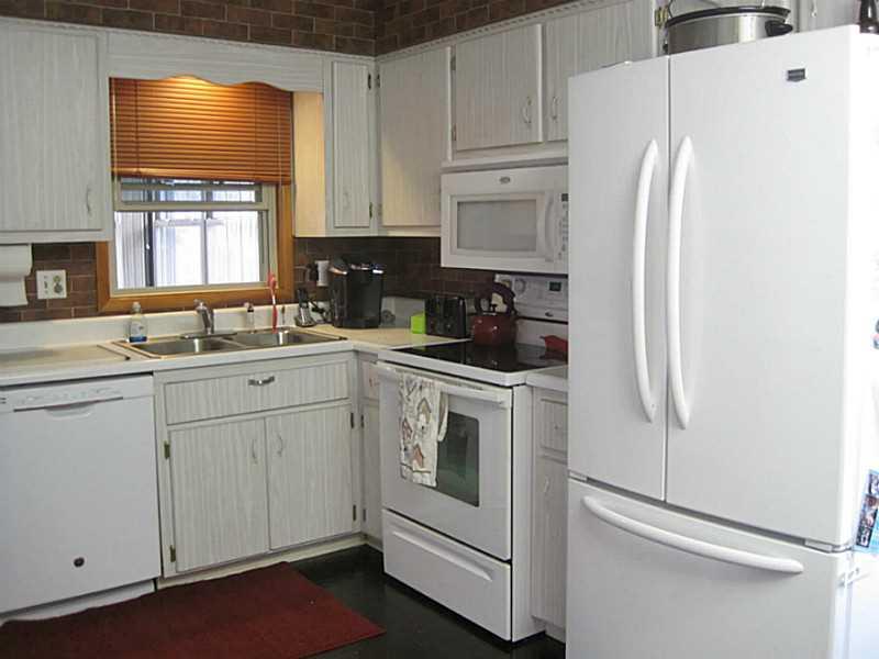 491 Markle Road Apollo, PA 15613 - Photo 6 of 16 Kitchen.
