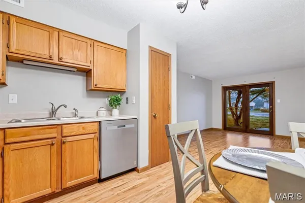 $1,295 | 9608 Bent Pine Drive, Unit J, St. Louis, MO 63126