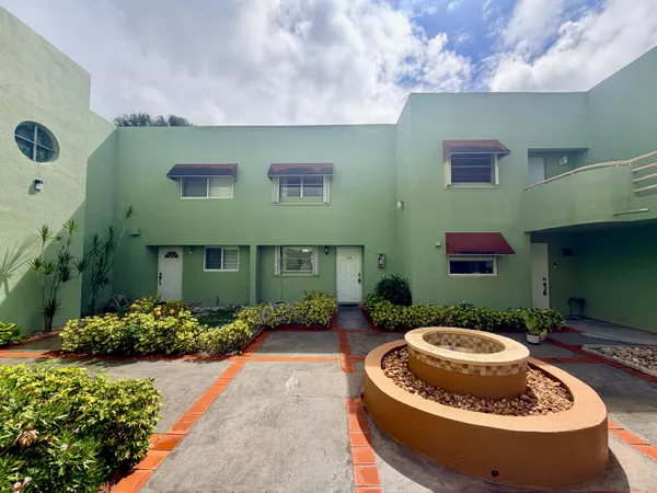 $325,000 | 11071 Northwest 7th Street, Unit 10415, Miami, FL 33172