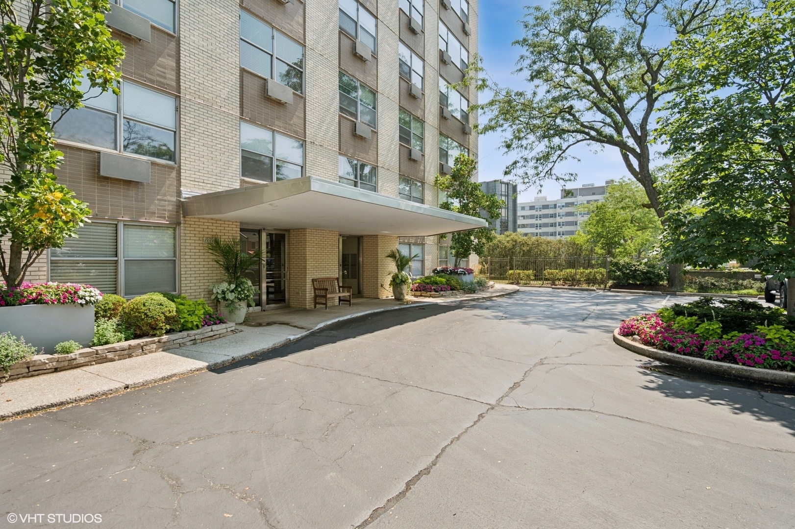 1440 Sheridan Road, Unit 705 Wilmette, IL 60091 - Photo 2 of 22
