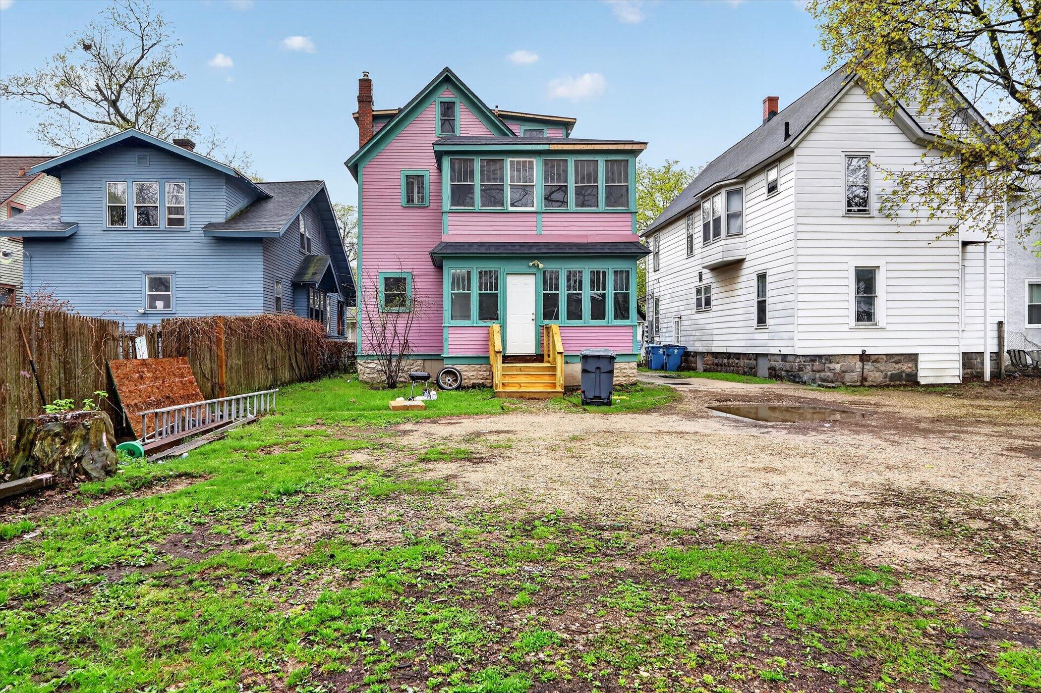 417 Locust Street, Unit 1 & 2 Kalamazoo, MI 49007 - Photo 4 of 6 IMG_0385