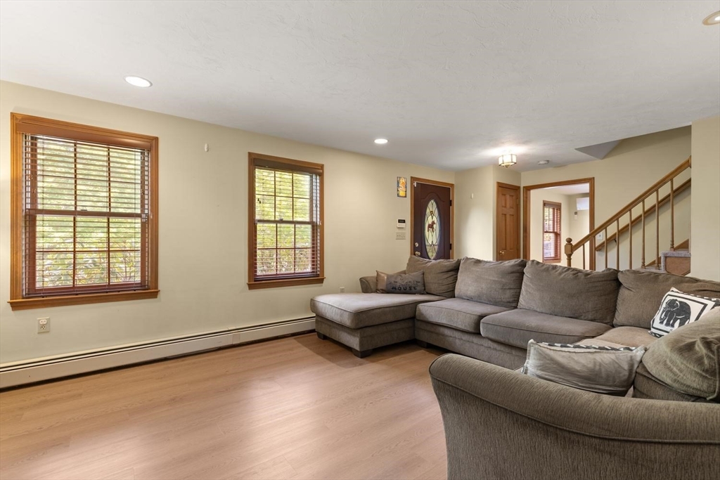 73 Sudbury Road Ashland, MA 01721 - Photo 5 of 33