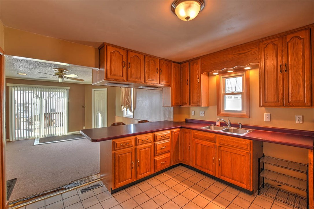 1107 North Oakcrest Avenue Decatur, IL 62522 - Photo 10 of 21