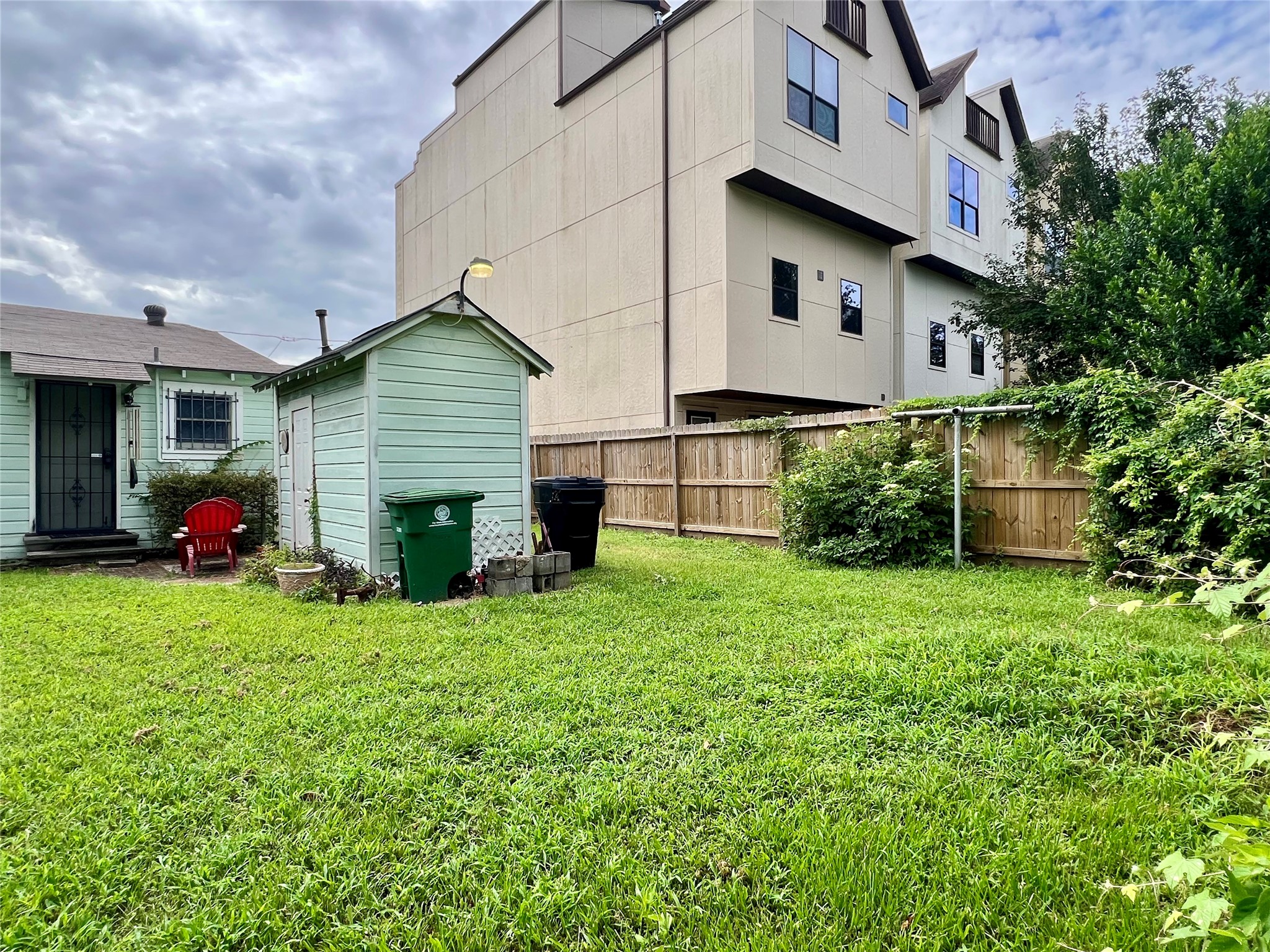 2507 Couch Street Houston, TX 77008 - Photo 8 of 9