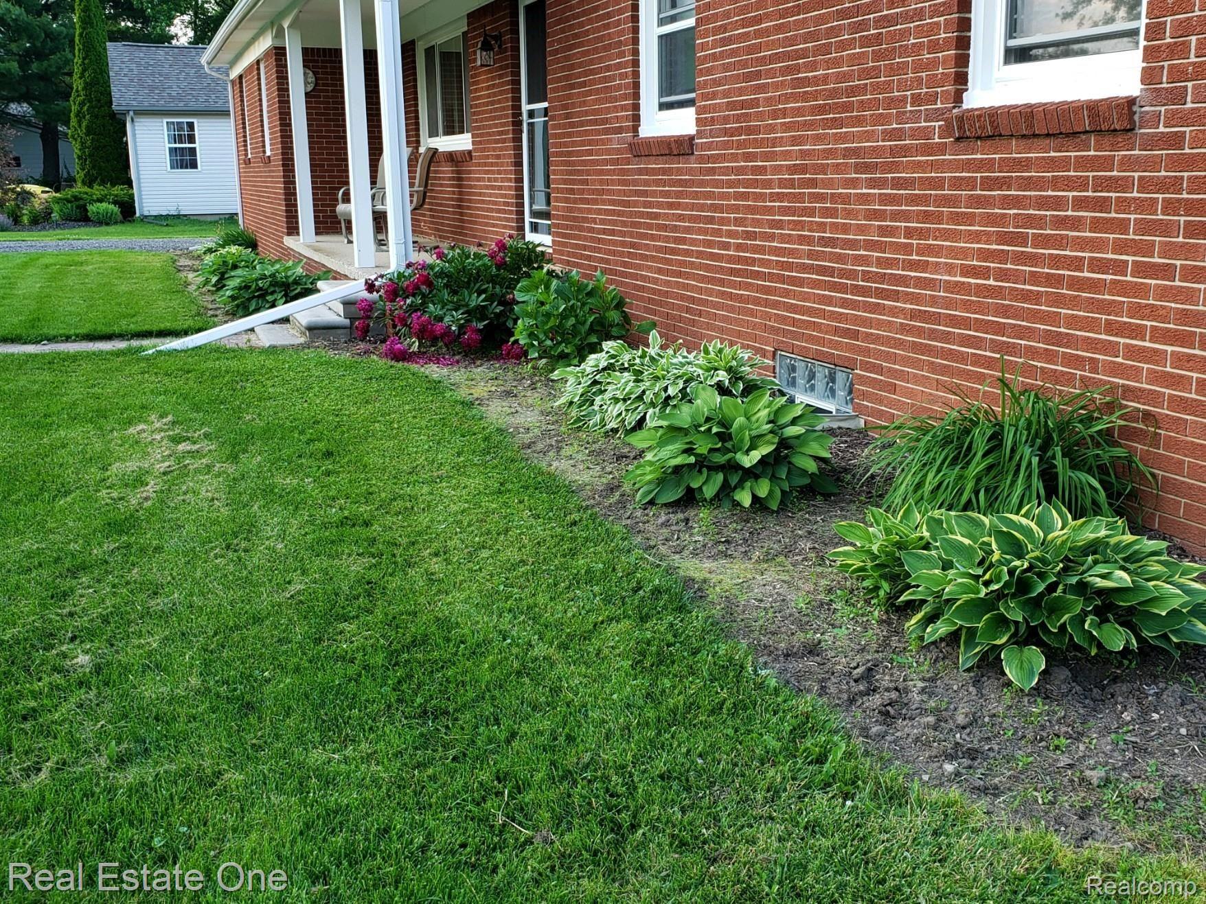 5185 Kidder Road Almont, MI 48003 - Photo 3 of 32 Kidder 006.jpg