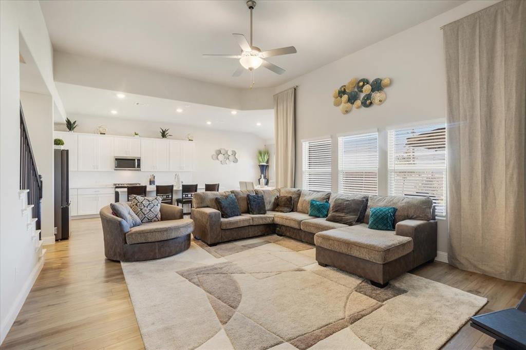 3806 Richland Drive Farmersville, TX 75442 - Photo 3 of 25 a living room with furniture and a large window