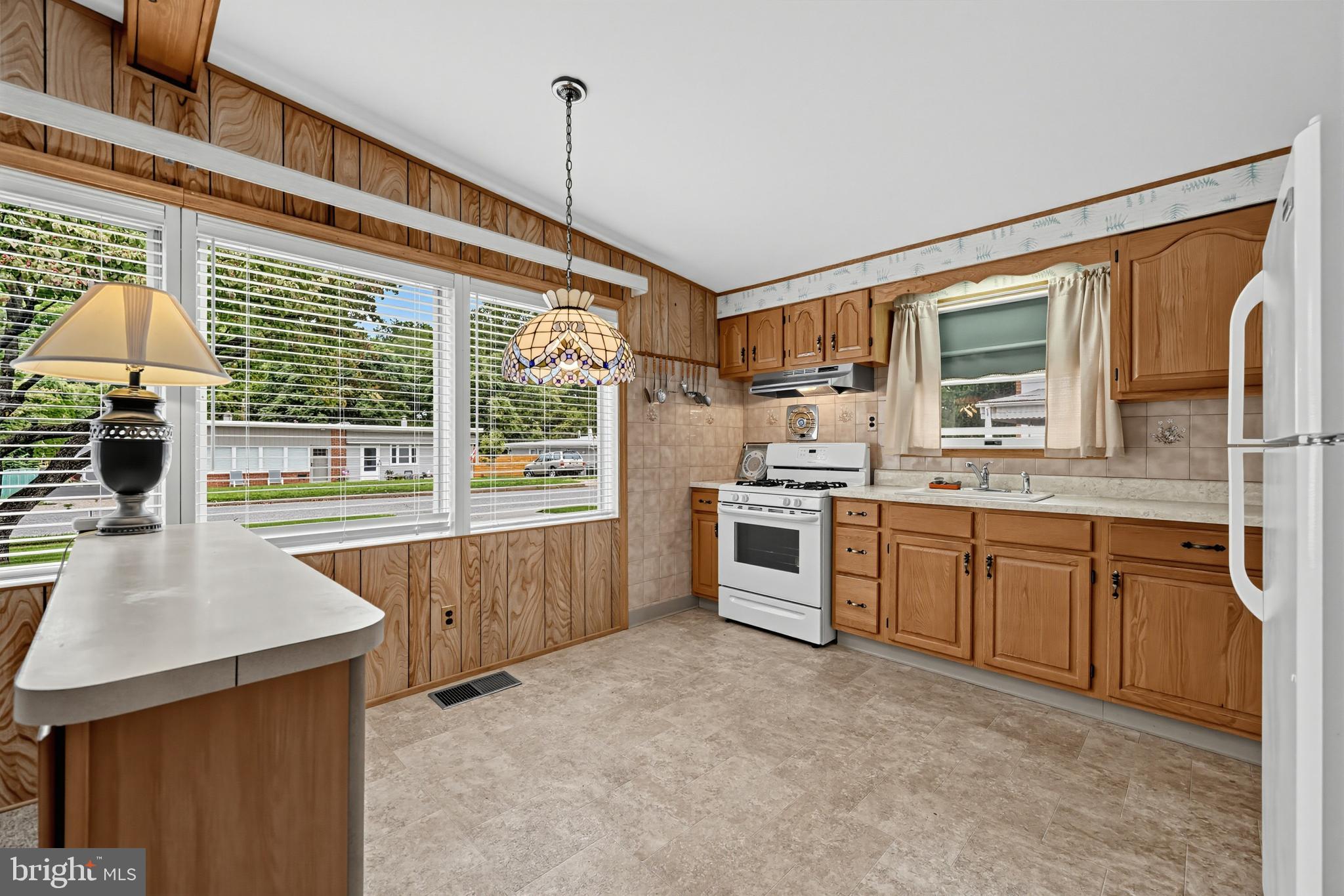 9325 Trout Road Philadelphia, PA 19115 - Photo 11 of 30 Gallery Image 11
