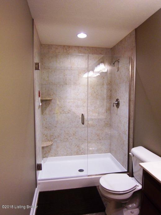 192 Jackson Hollow Road Shepherdsville, KY 40165 - Photo 15 of 38 Master Bathroom