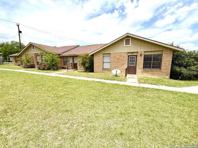 $925 | 4545 Hoeneke Drive, Unit 103, Kirby, TX 78219