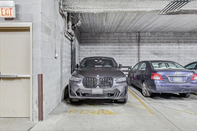 $475,000 | 2330 West St Paul Avenue, Unit 204, Chicago, IL 60647