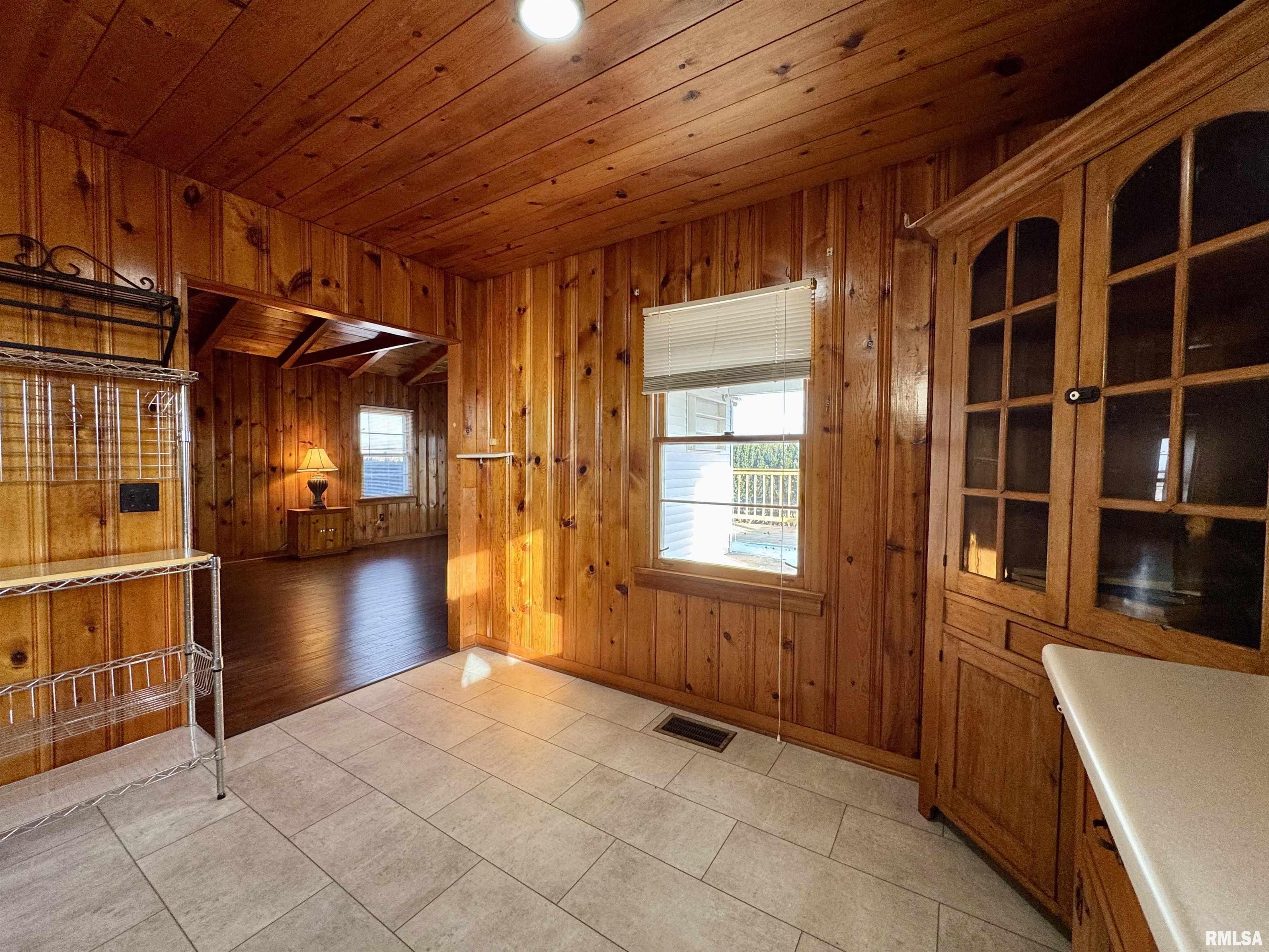 250 Indigo Road Industry, IL 61440 - Photo 11 of 41