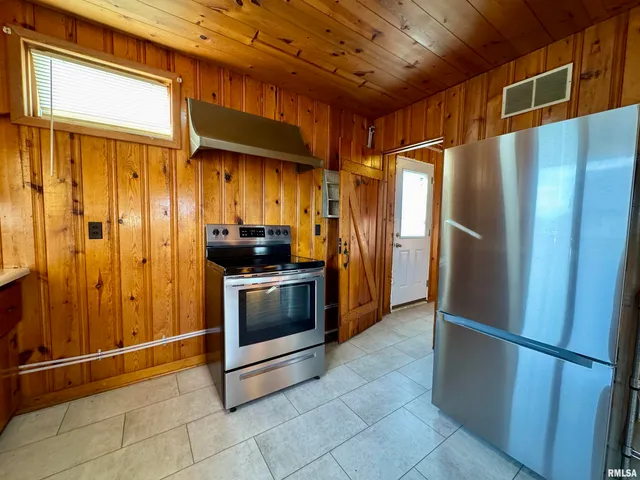 $89,000 | 250 Indigo Road, Industry, IL 61440