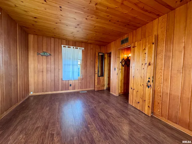 $89,000 | 250 Indigo Road, Industry, IL 61440