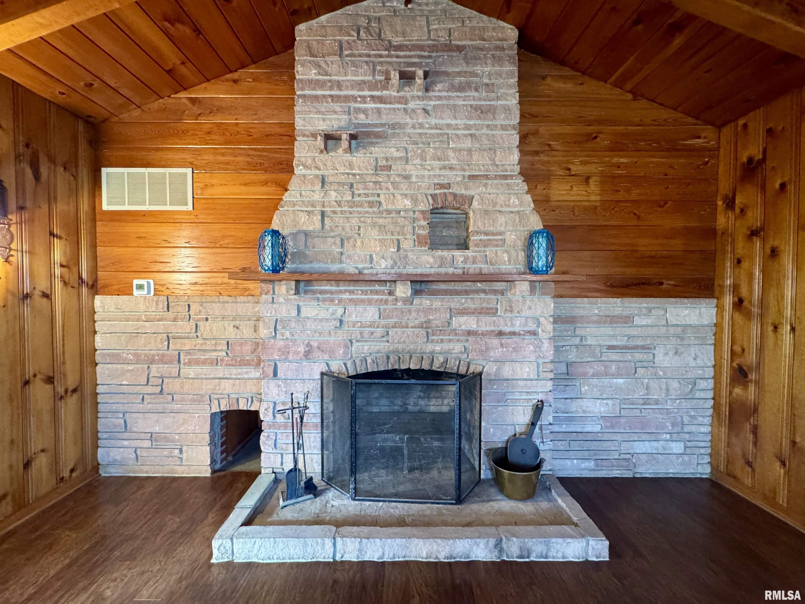 250 Indigo Road Industry, IL 61440 - Photo 8 of 41