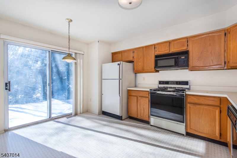 703 Porter Way West Bridgewater, NJ 08807 - Photo 8 of 25