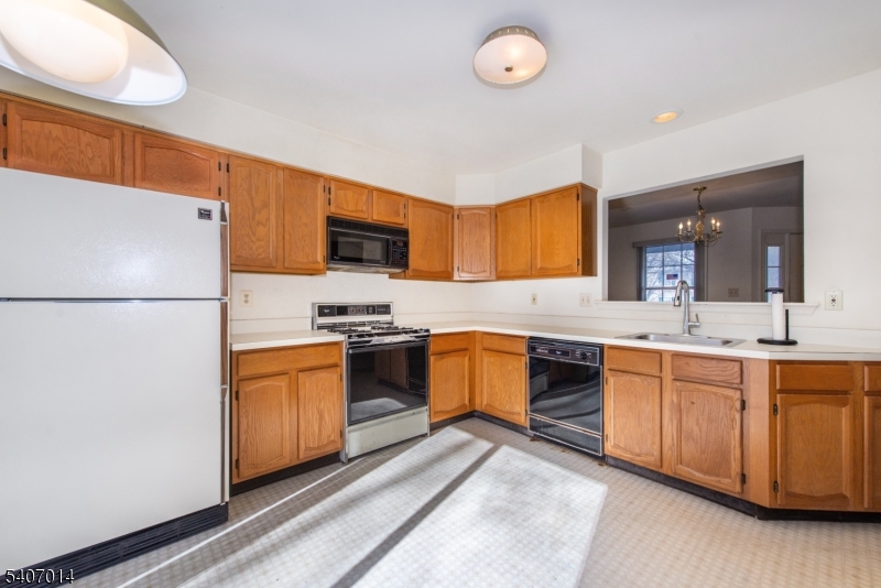 703 Porter Way West Bridgewater, NJ 08807 - Photo 9 of 25