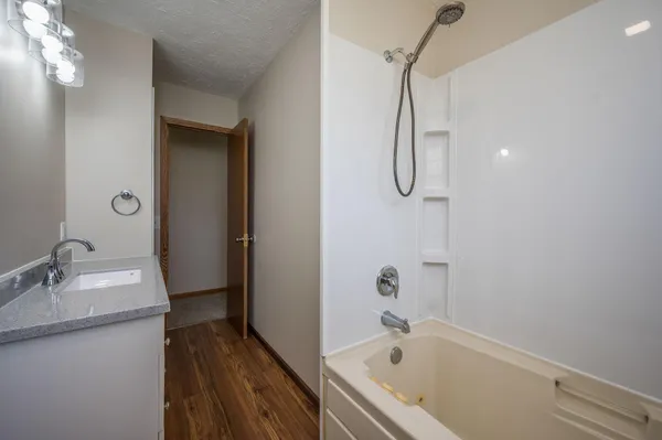 $285,000 | 1721 Bantom Place, Worthington, MN 56187