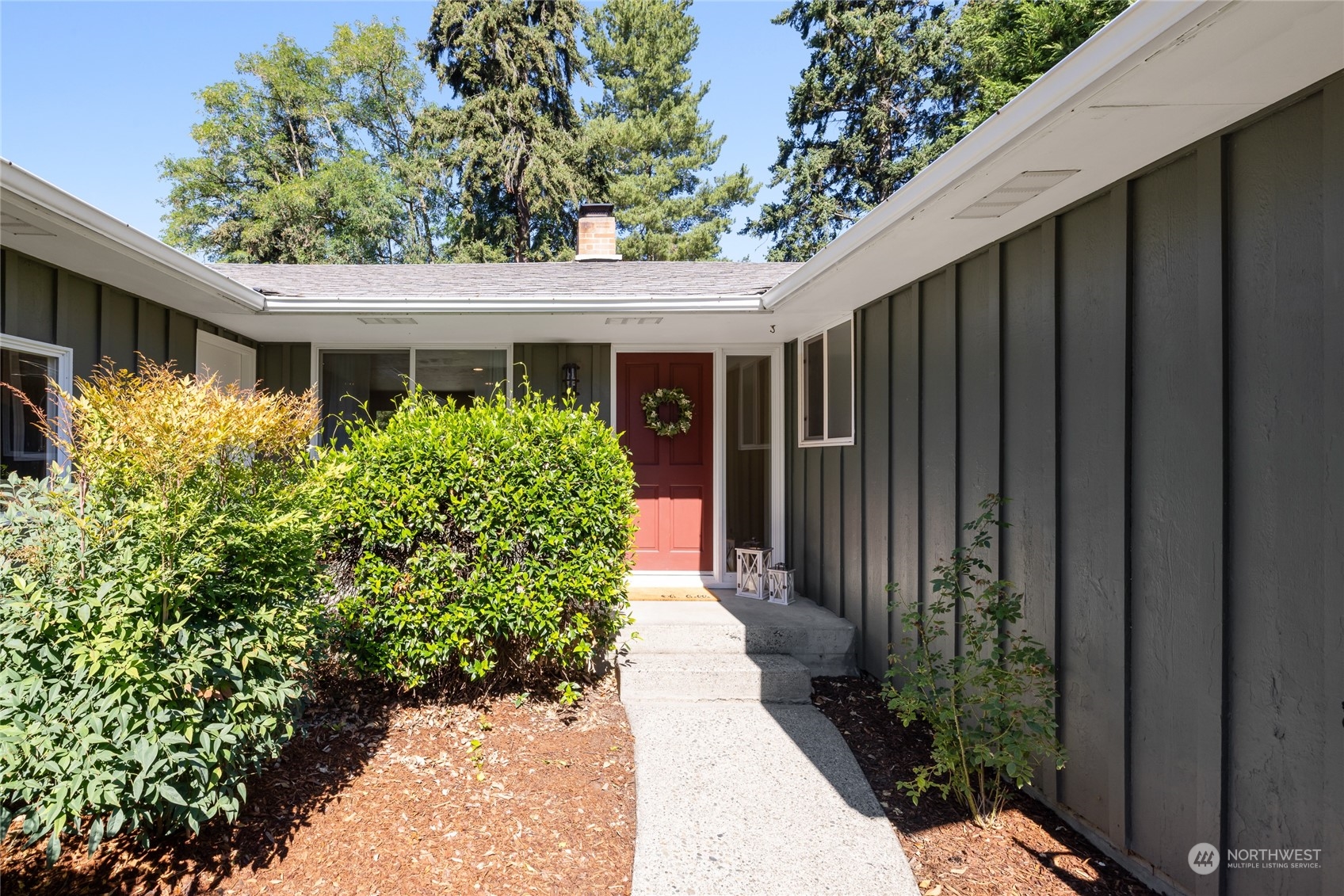 4216 Robin Road West University Place, WA 98466 - Photo 2 of 40 Gallery Image 2
