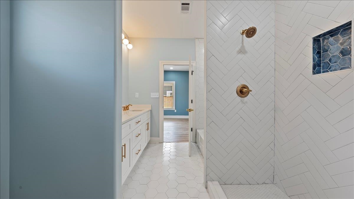 1072 Bruce Street Memphis, TN 38104 - Photo 24 of 27 a view of a hallway