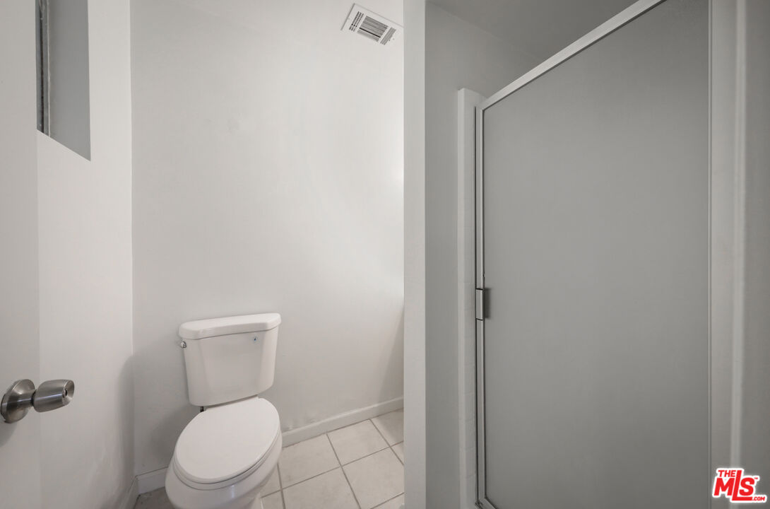 1040 Iris Street Wasco, CA 93280 - Photo 13 of 27