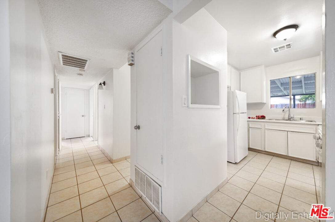 1040 Iris Street Wasco, CA 93280 - Photo 16 of 27