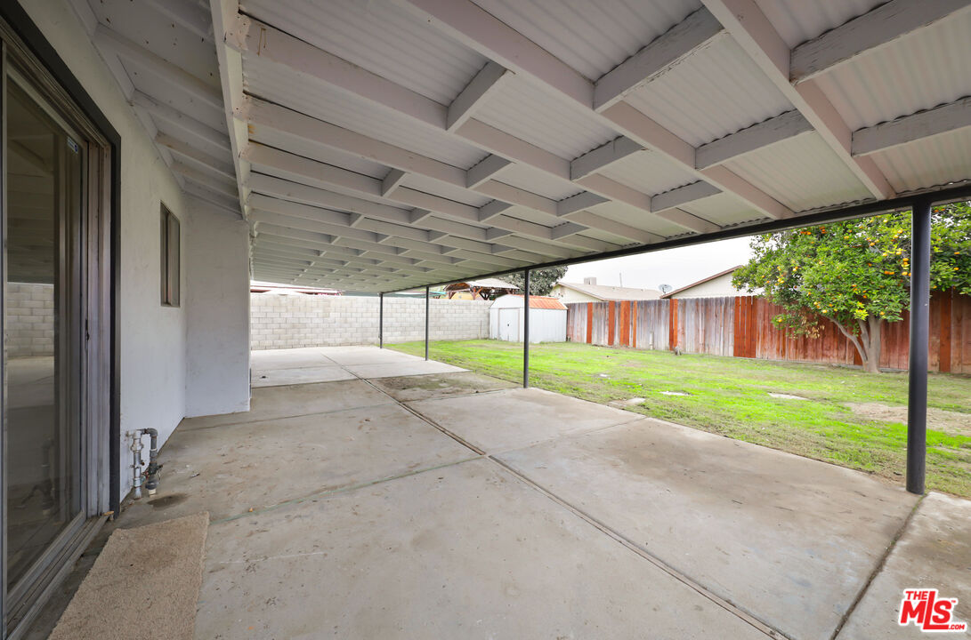 1040 Iris Street Wasco, CA 93280 - Photo 24 of 27