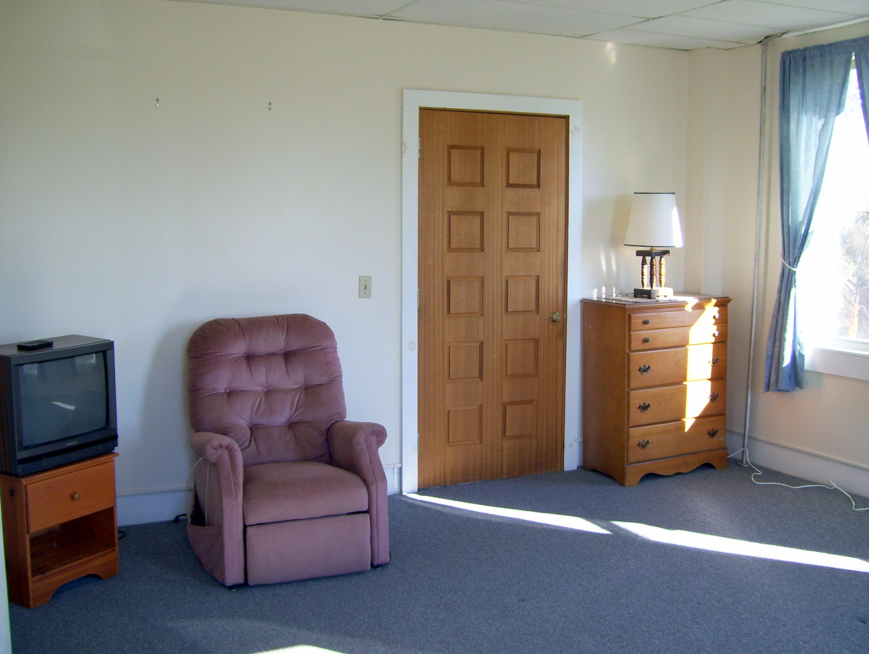 1242 Clinton Avenue Waterville, ME 04901 - Photo 26 of 69 in law living 1