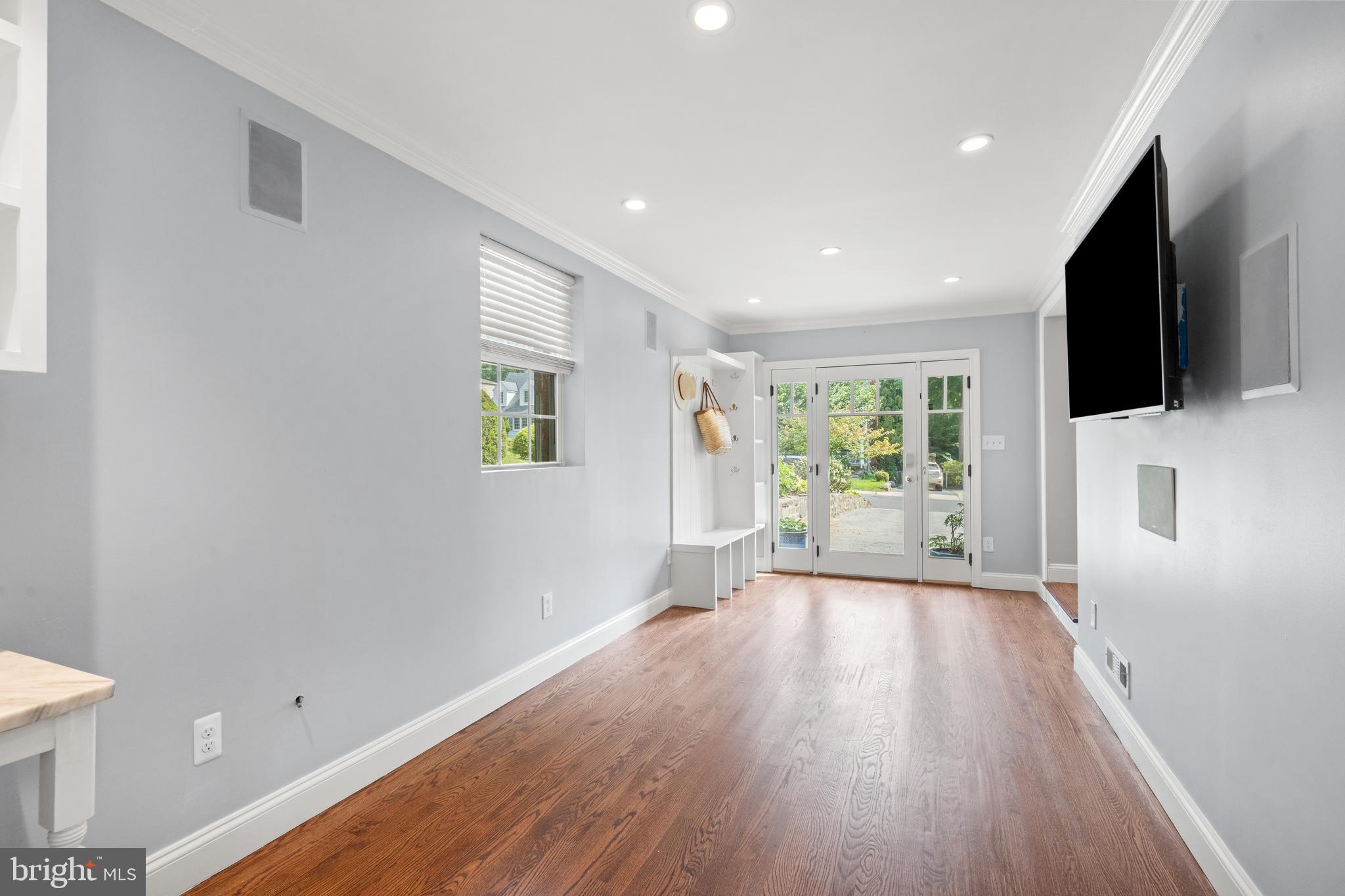 10208 Edgewood Avenue Silver Spring, MD 20901 - Photo 15 of 40 Family Room
