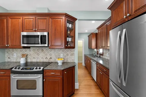 $875,000 | 2 Ellis Terrace, Swampscott, MA 01907