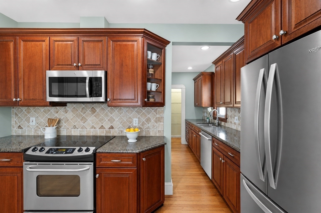 2 Ellis Terrace Swampscott, MA 01907 - Photo 9 of 41